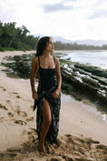 Load image into Gallery viewer, Sarong -ʻEleʻele Pareo