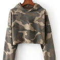 Load image into Gallery viewer, Cropped Green/Tan Camo Hoodie