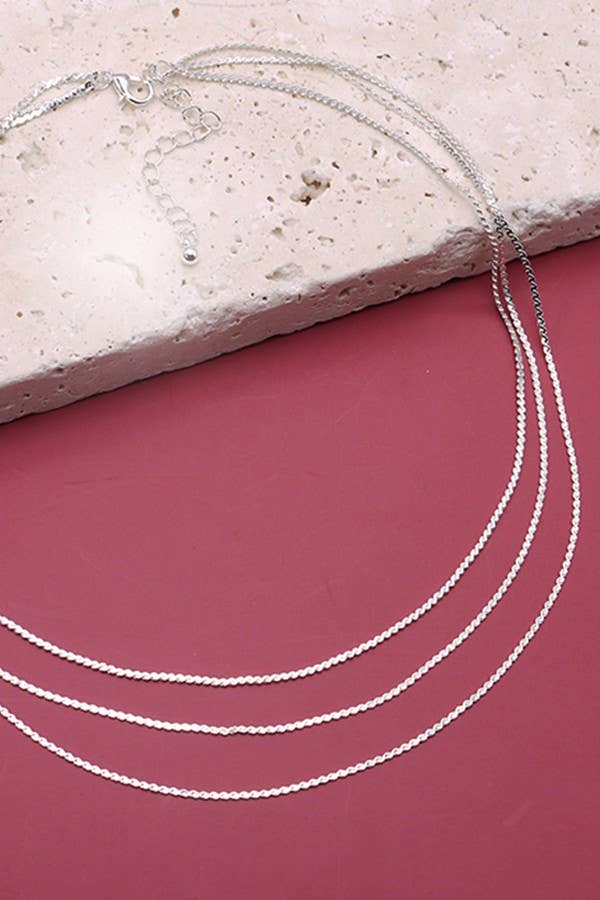 TRIPLE LAYER CHAIN NECKLACE