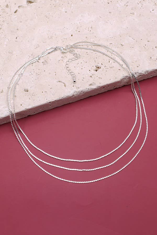 TRIPLE LAYER CHAIN NECKLACE